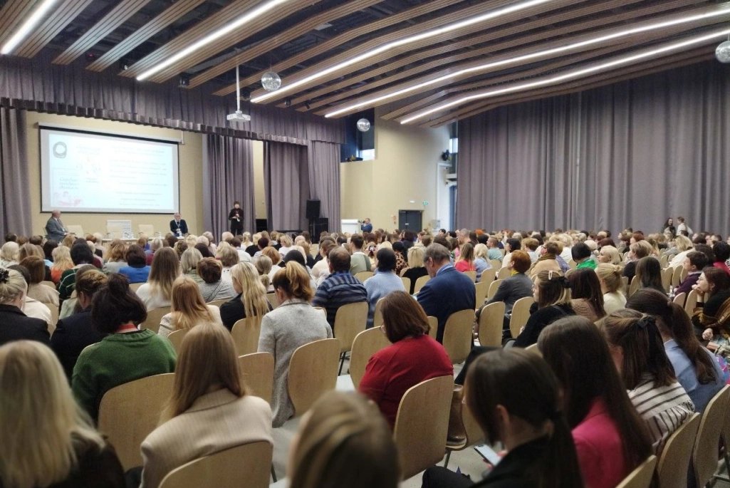 В «Школе 800» прошла Международная конференция «Мотивирующее оценивание. Как разработать и реализовать систему критериального оценивания»