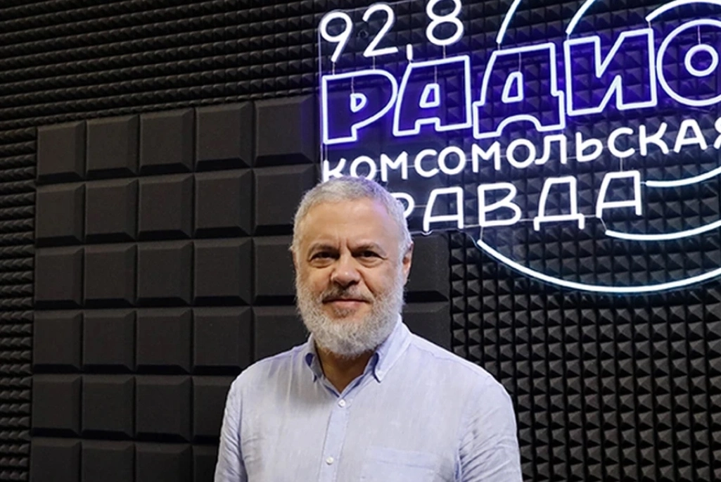 «Из хорошей школы дети не хотят уходить»: Директор Школы 800 Марк Сартан рассказал, в чем состоит «счастье учиться»